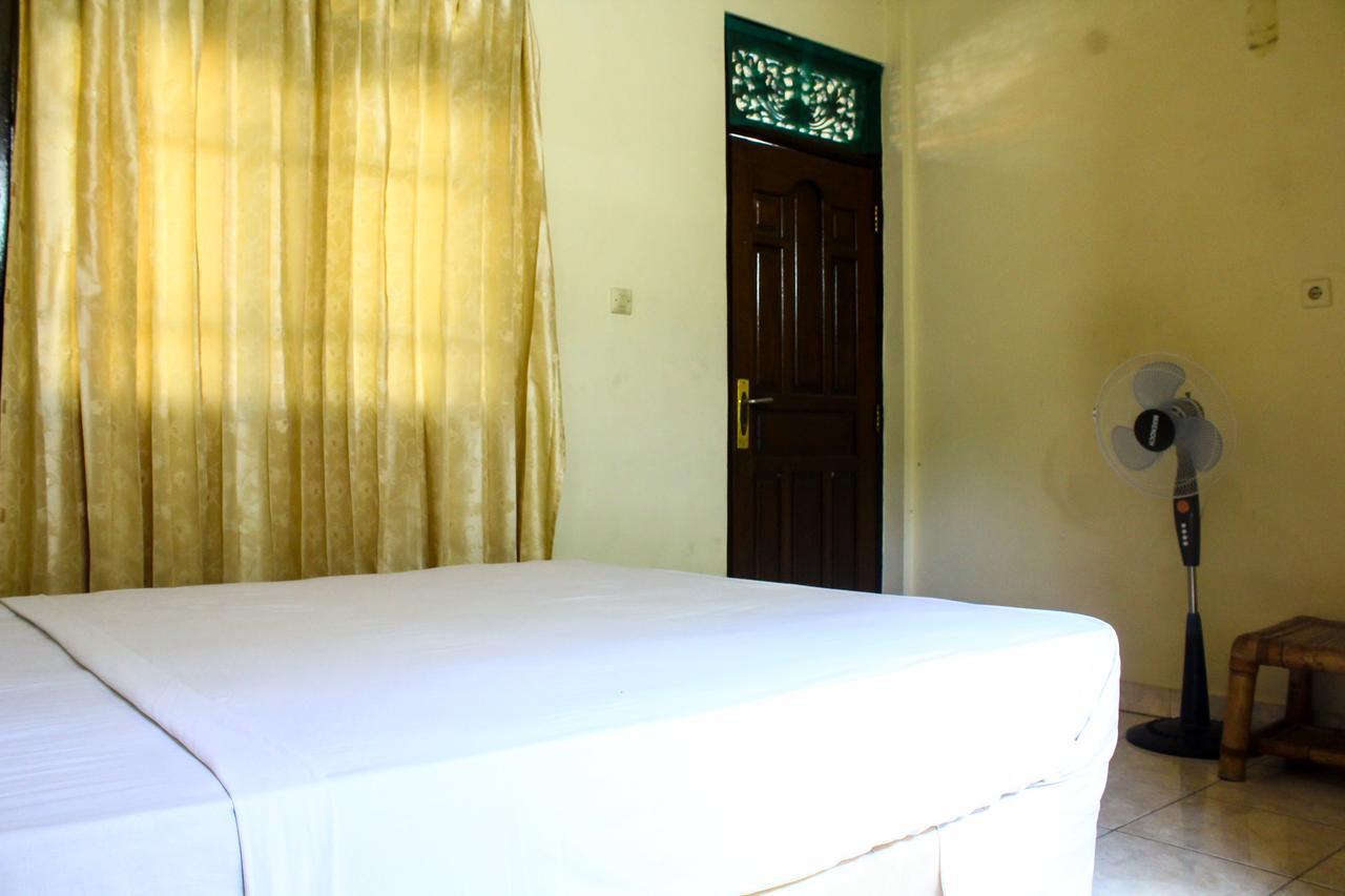 Lolo Beach Inn Legian Eksteriør billede