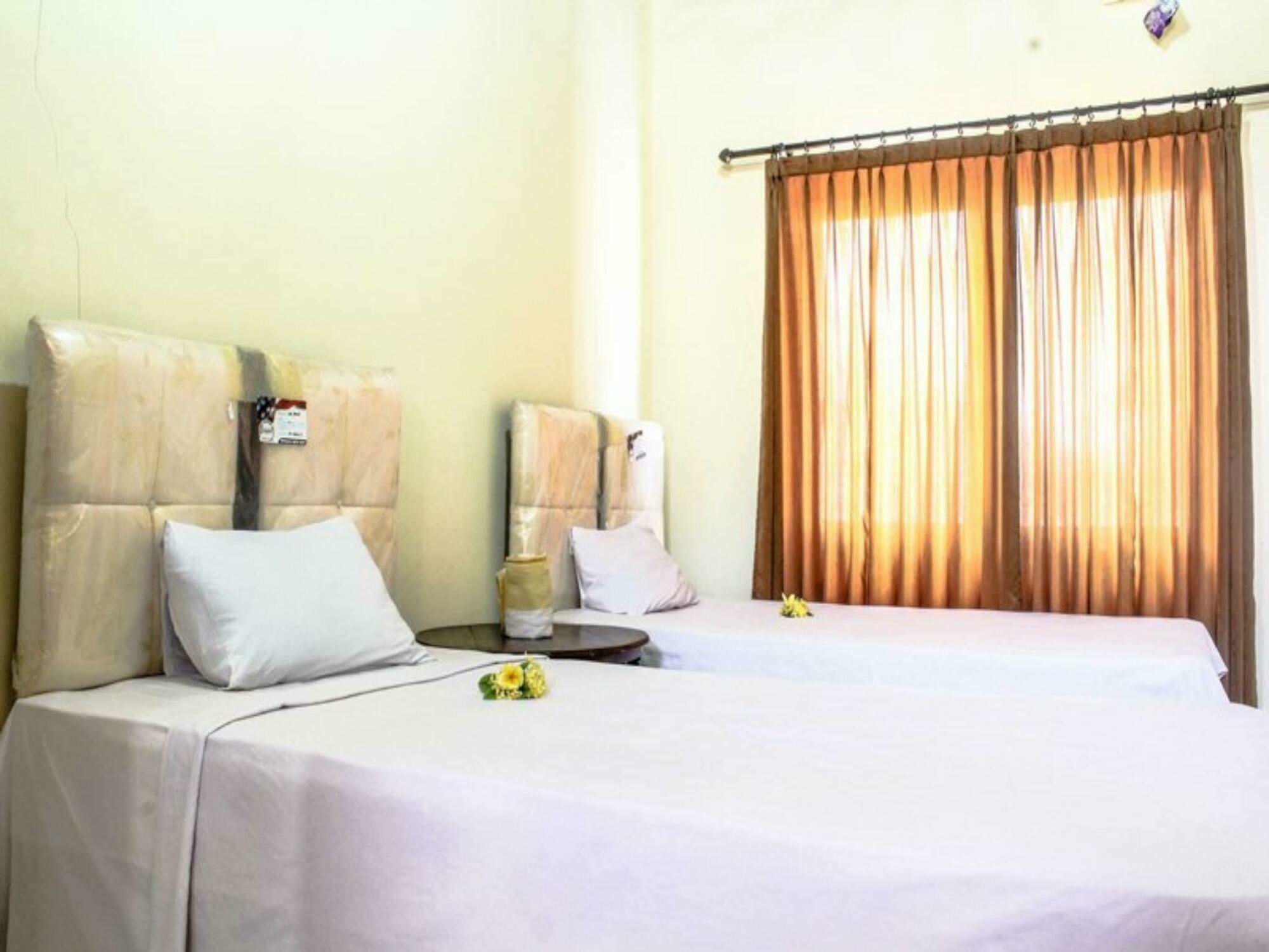 Lolo Beach Inn Legian Eksteriør billede