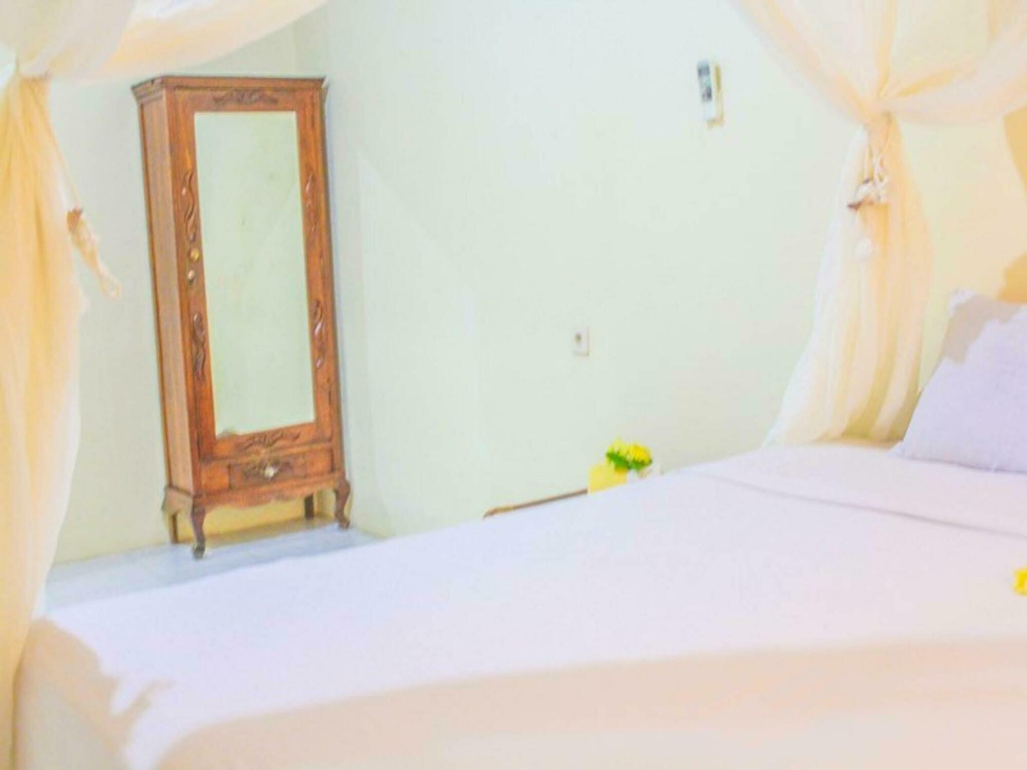 Lolo Beach Inn Legian Eksteriør billede