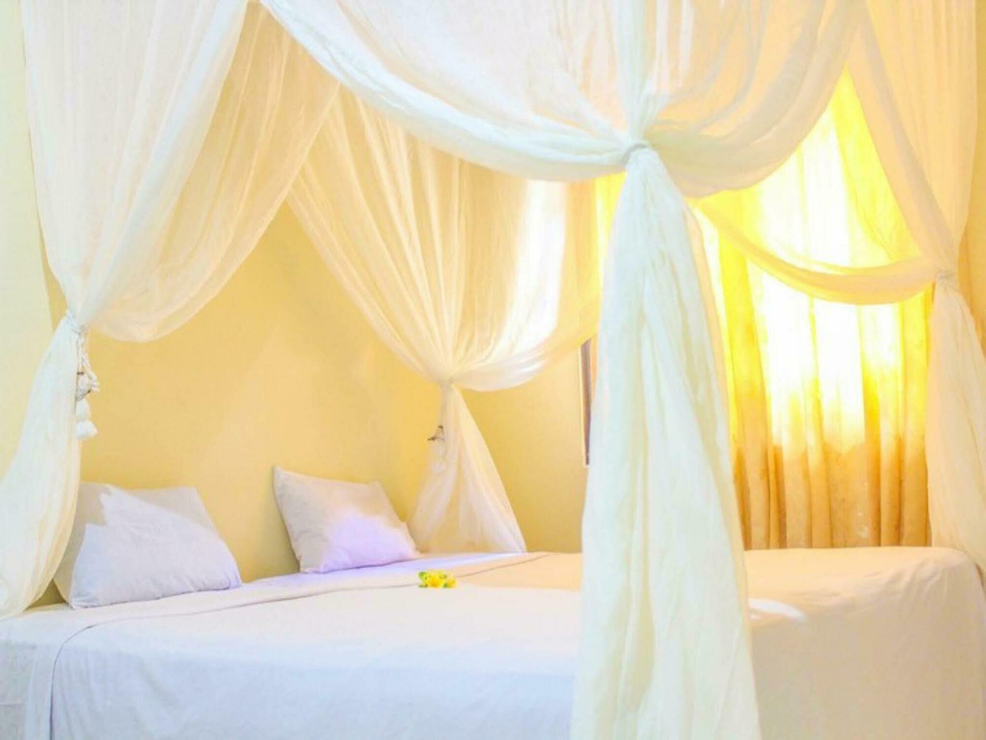 Lolo Beach Inn Legian Eksteriør billede