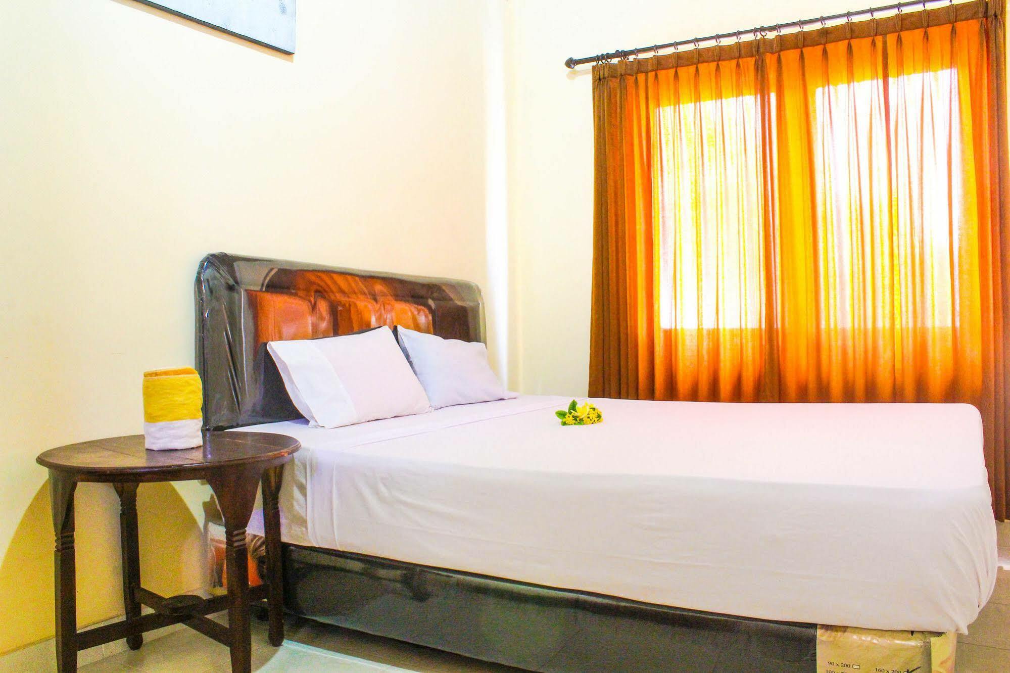 Lolo Beach Inn Legian Eksteriør billede