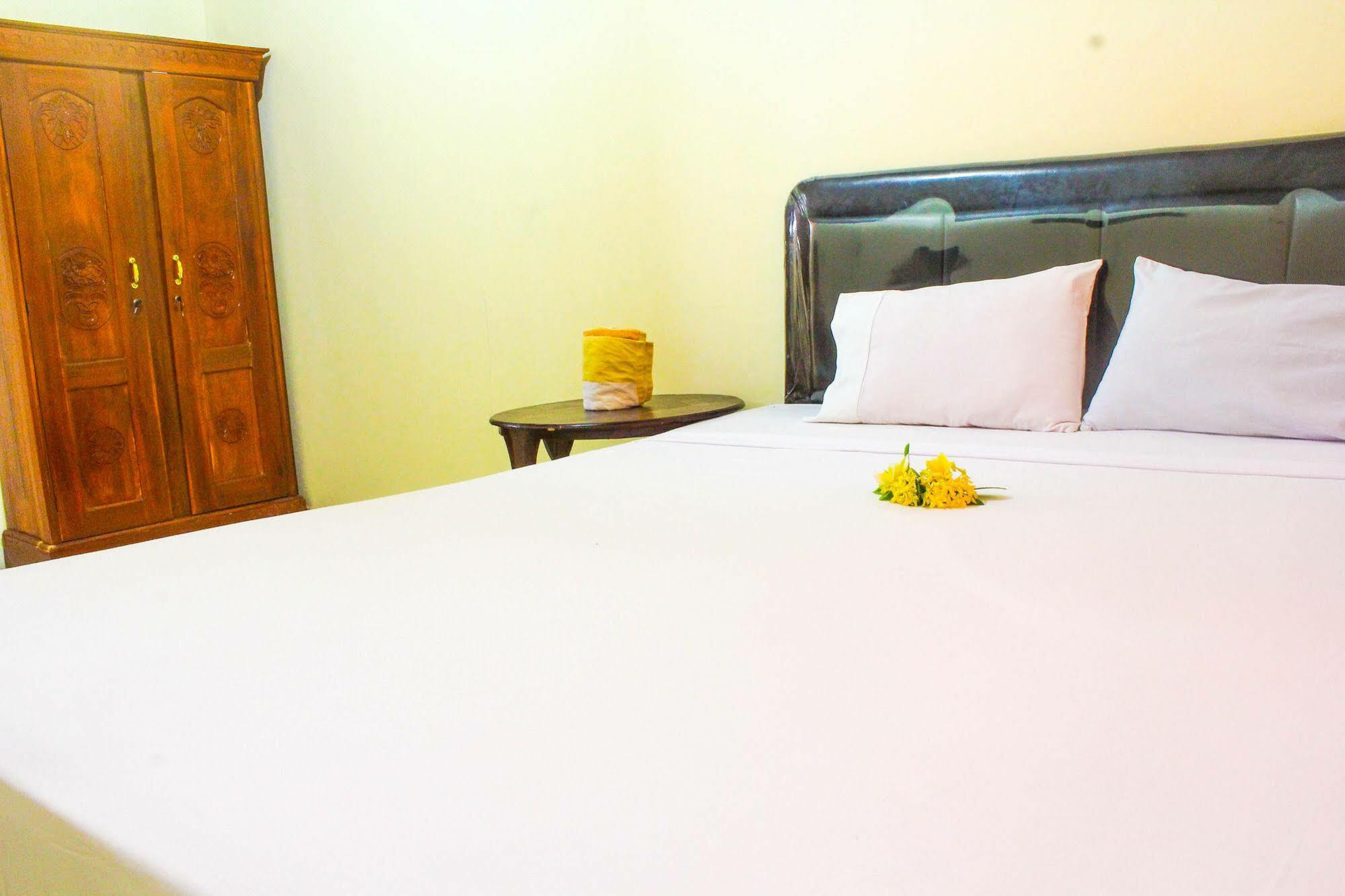 Lolo Beach Inn Legian Eksteriør billede