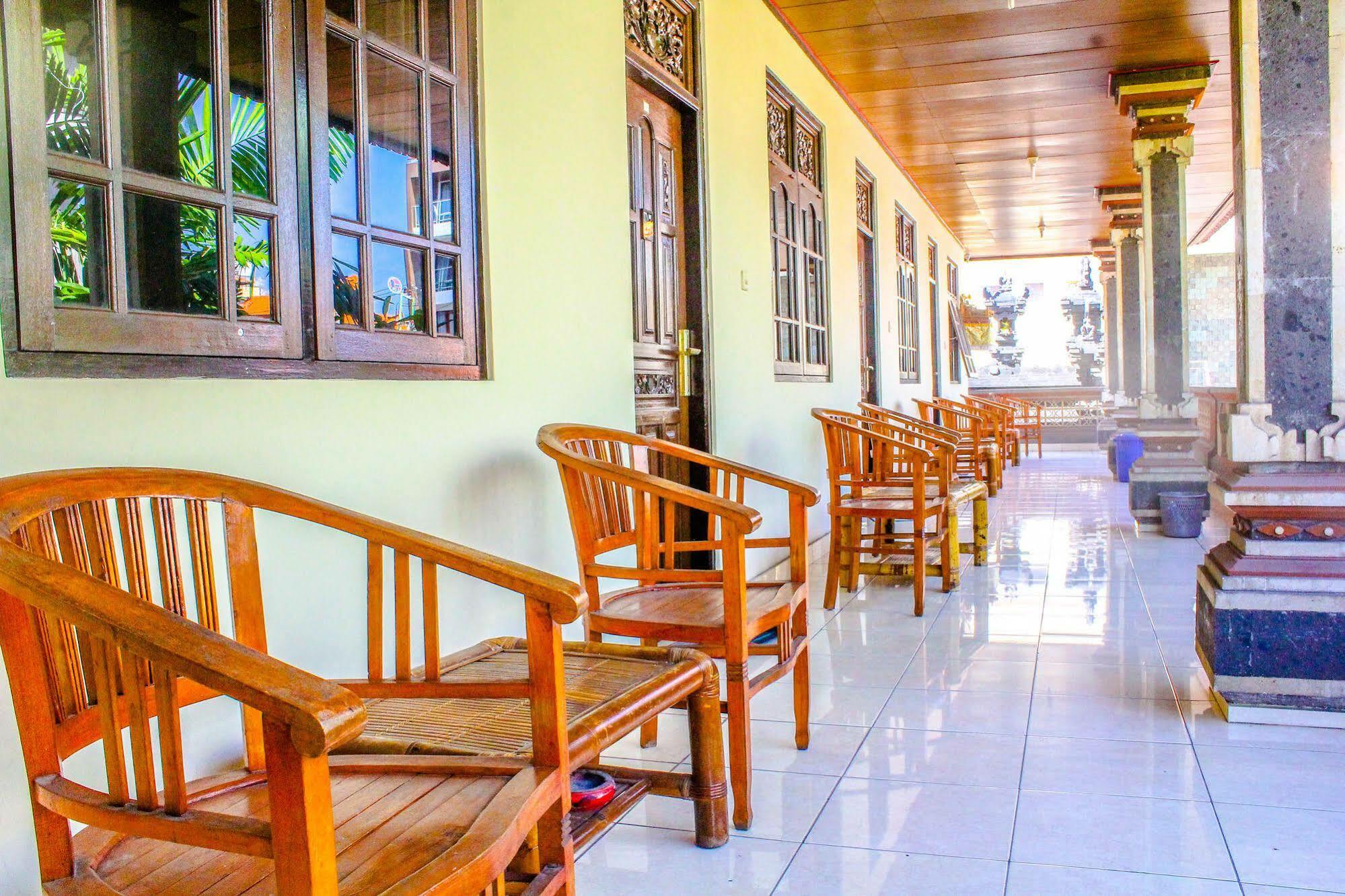 Lolo Beach Inn Legian Eksteriør billede