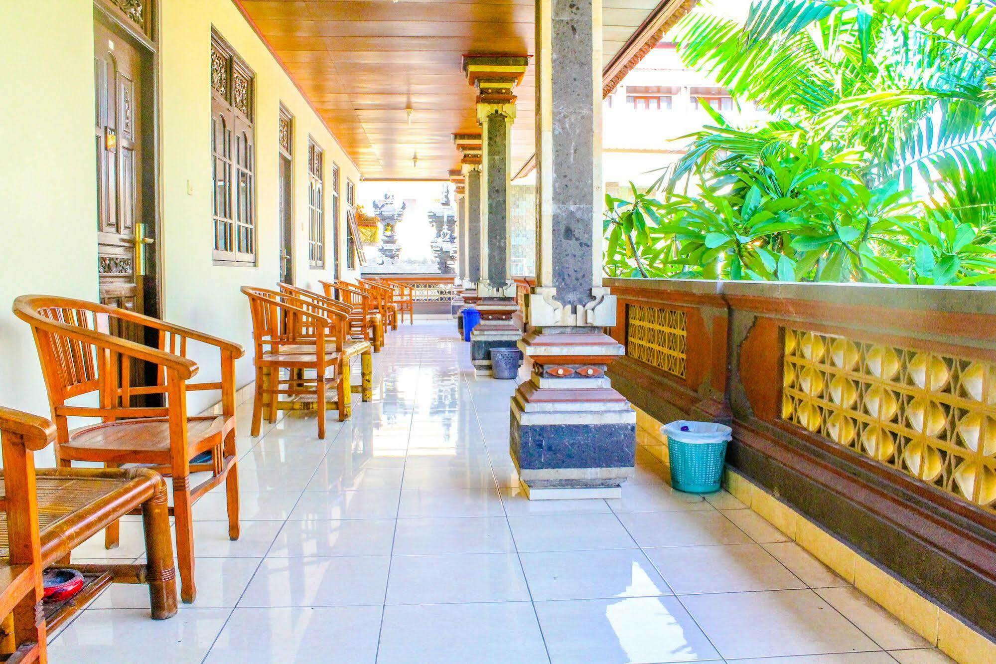 Lolo Beach Inn Legian Eksteriør billede