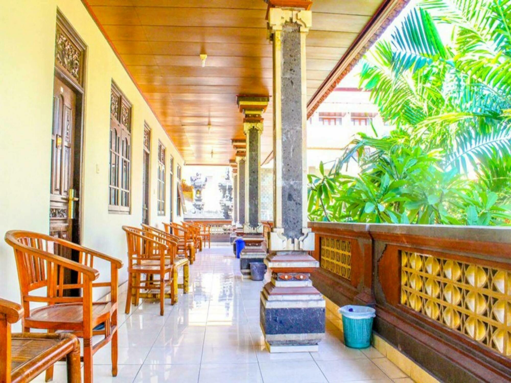 Lolo Beach Inn Legian Eksteriør billede